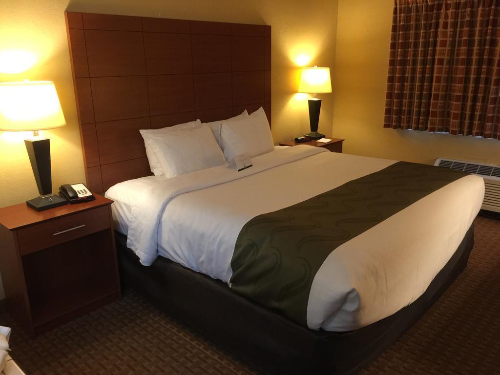 Quality Inn & Suites Wisconsin Dells Downtown - Waterparks Area Eksteriør billede