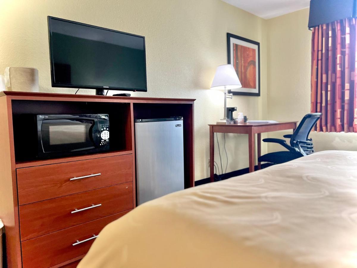 Quality Inn & Suites Wisconsin Dells Downtown - Waterparks Area Eksteriør billede