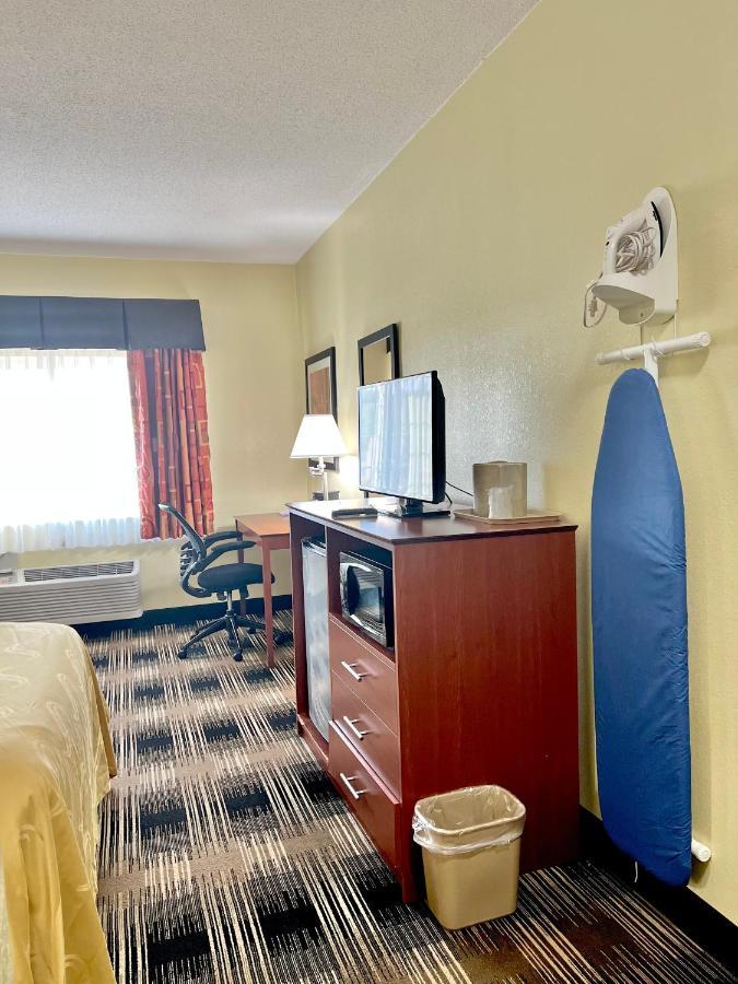 Quality Inn & Suites Wisconsin Dells Downtown - Waterparks Area Eksteriør billede