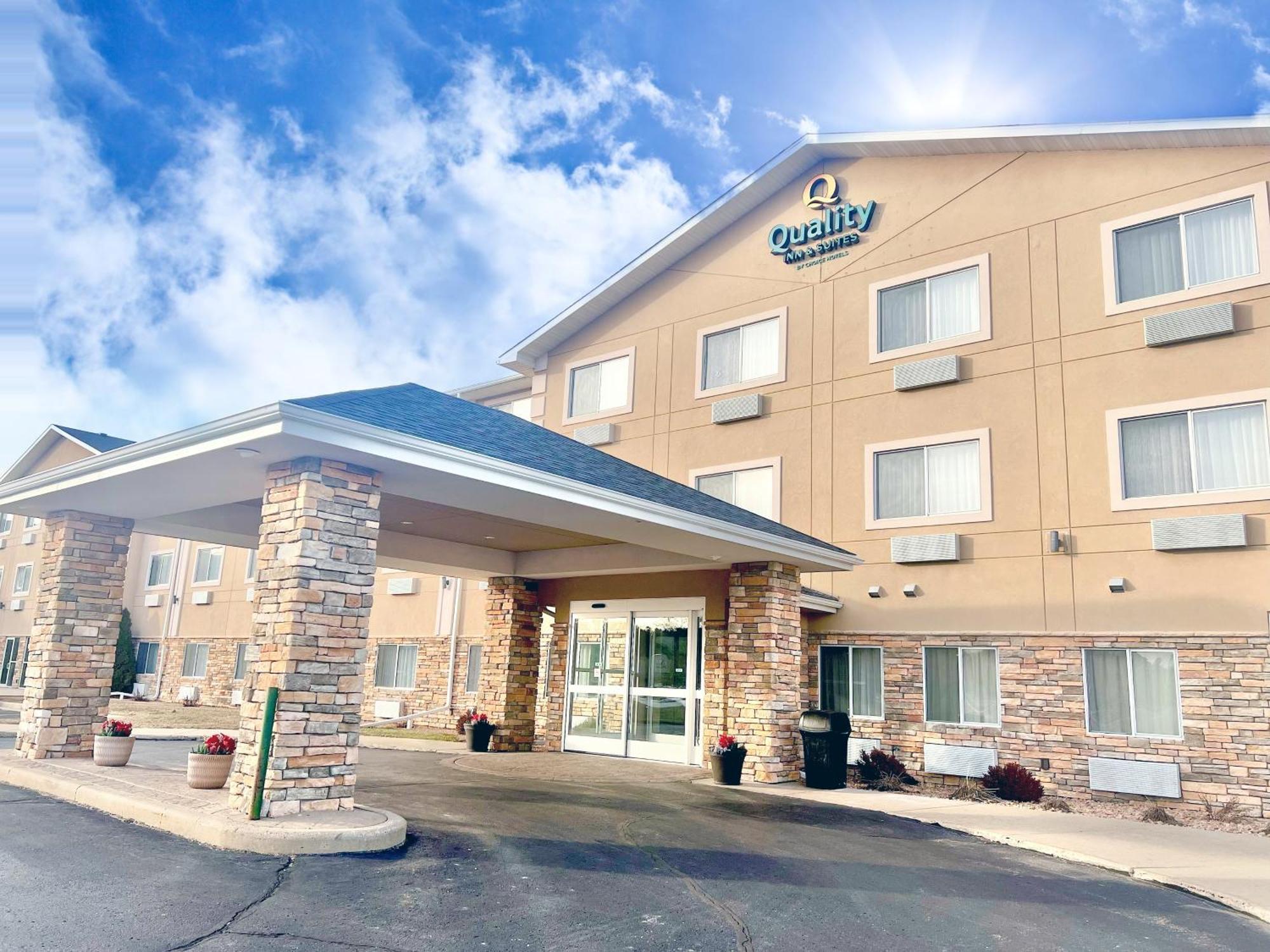 Quality Inn & Suites Wisconsin Dells Downtown - Waterparks Area Eksteriør billede