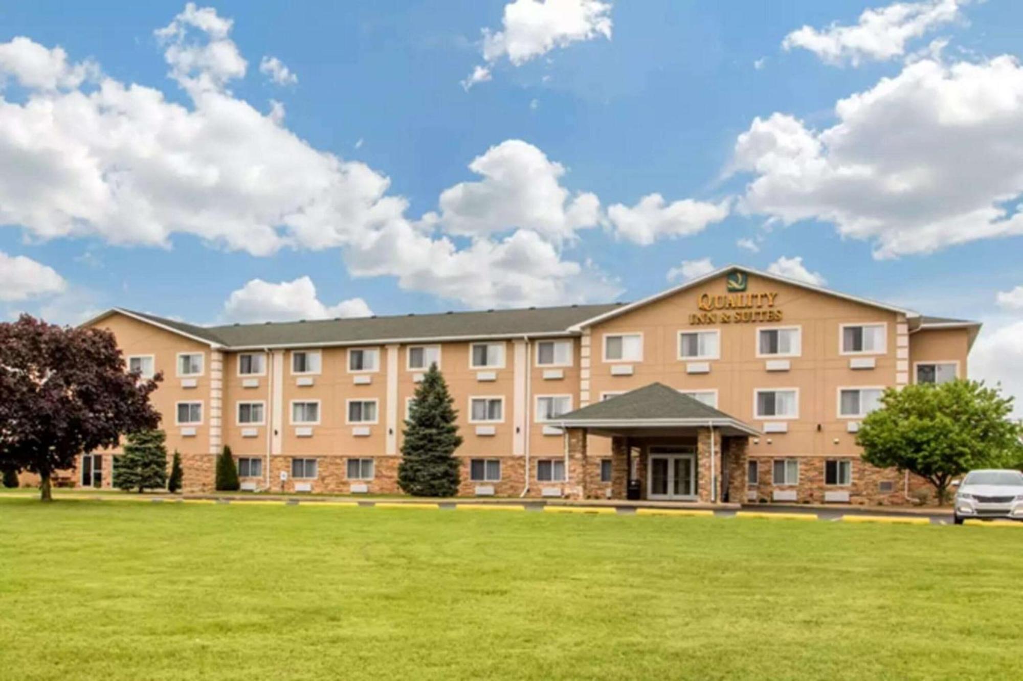 Quality Inn & Suites Wisconsin Dells Downtown - Waterparks Area Eksteriør billede