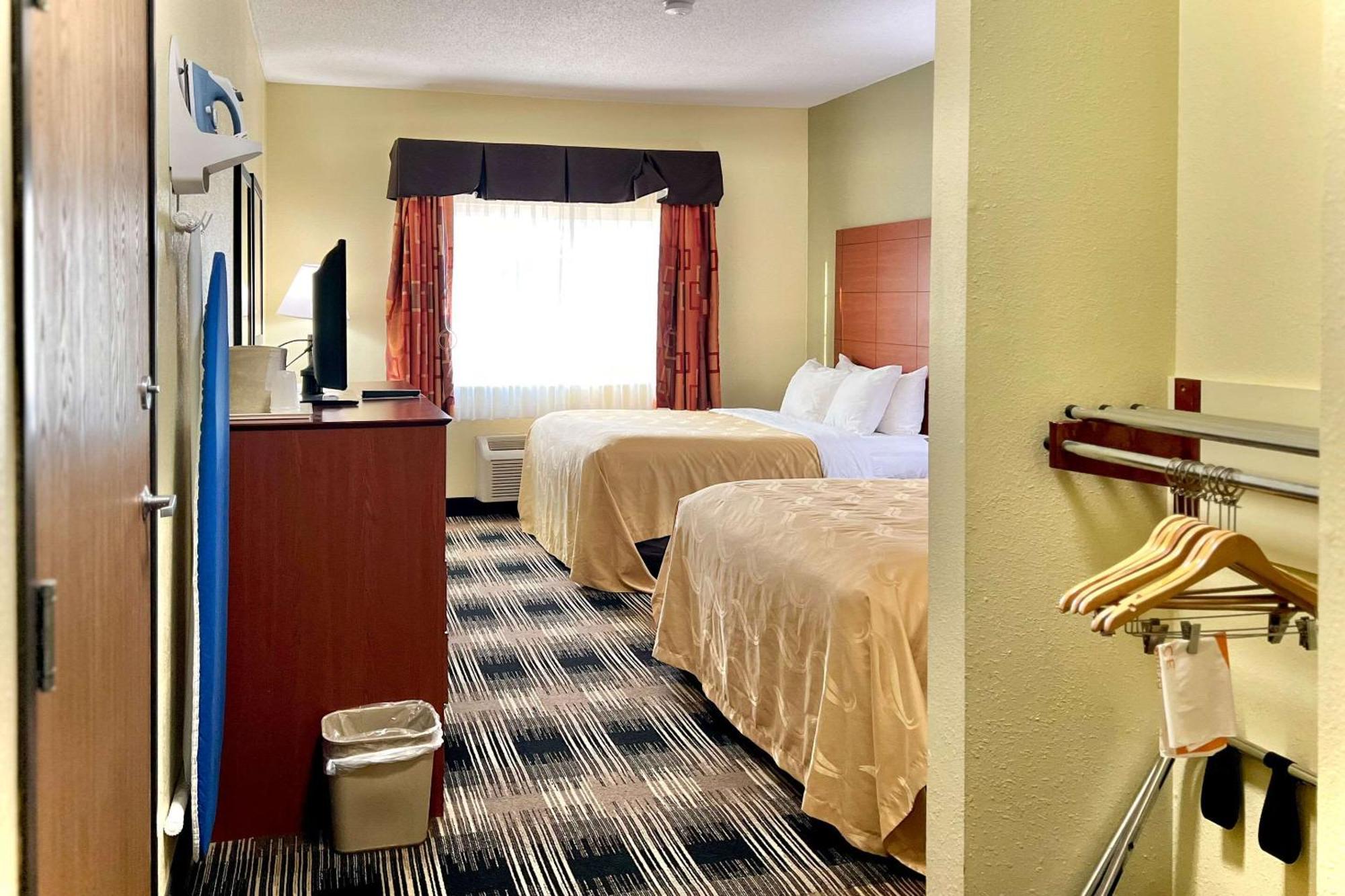 Quality Inn & Suites Wisconsin Dells Downtown - Waterparks Area Eksteriør billede