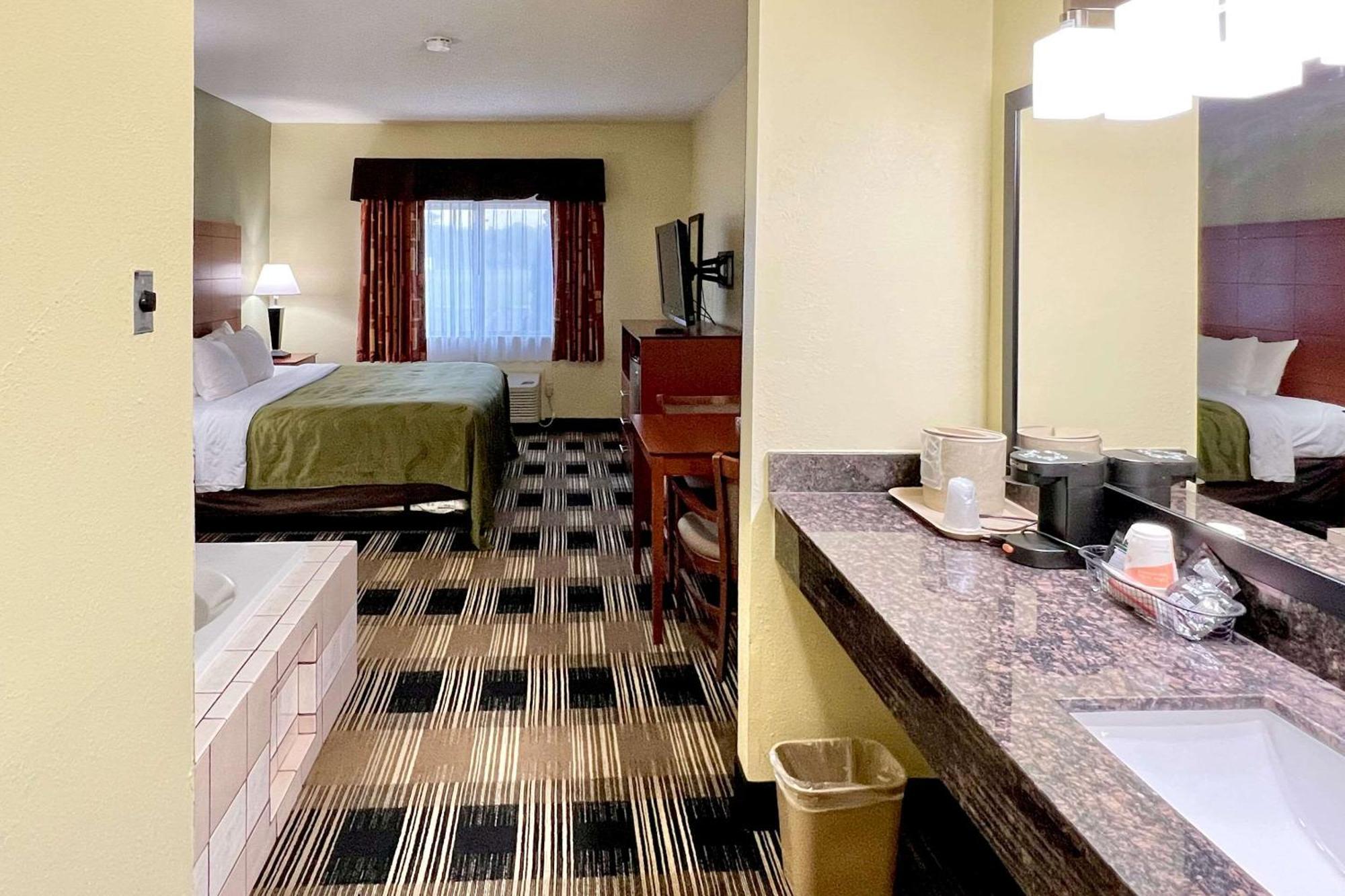 Quality Inn & Suites Wisconsin Dells Downtown - Waterparks Area Eksteriør billede