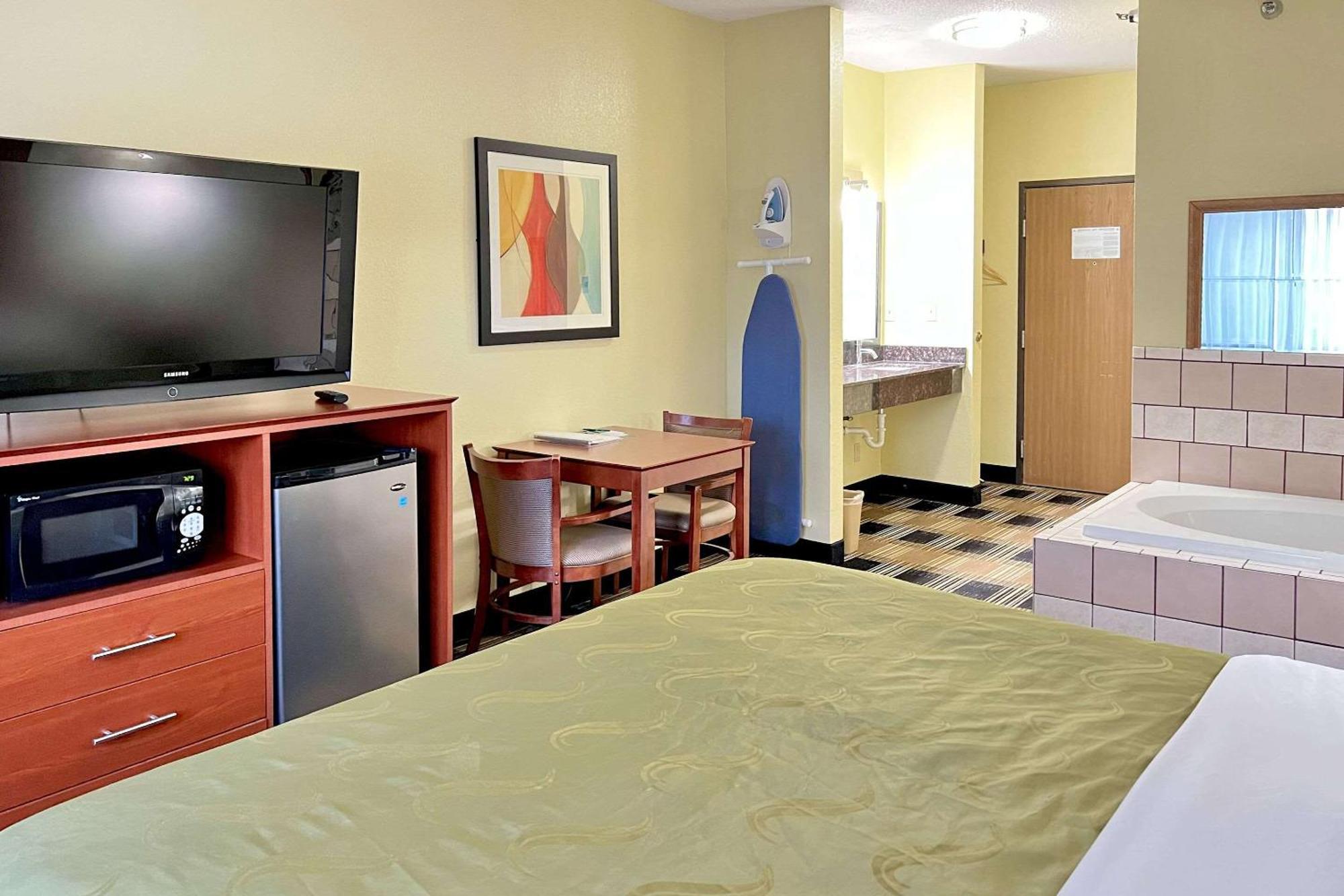 Quality Inn & Suites Wisconsin Dells Downtown - Waterparks Area Eksteriør billede